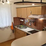 Сasa de vacaciones Gaestehaus Mit 3 Separaten Schlafbereichen, Terrasse Und Carport Velten