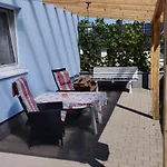 Gaestehaus Mit 3 Separaten Schlafbereichen, Terrasse Und Carport