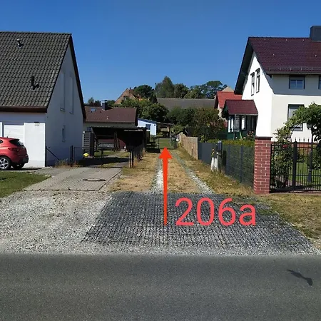 Gaestehaus Mit 3 Separaten Schlafbereichen, Terrasse Und Carport