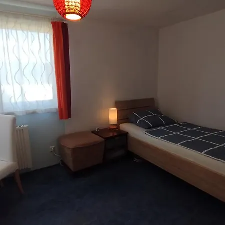 Holiday home Gaestehaus Mit 3 Separaten Schlafbereichen, Terrasse Und Carport Velten