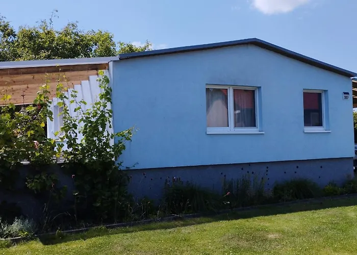 Gaestehaus Mit 3 Separaten Schlafbereichen, Terrasse Und Carport Vakantiehuis